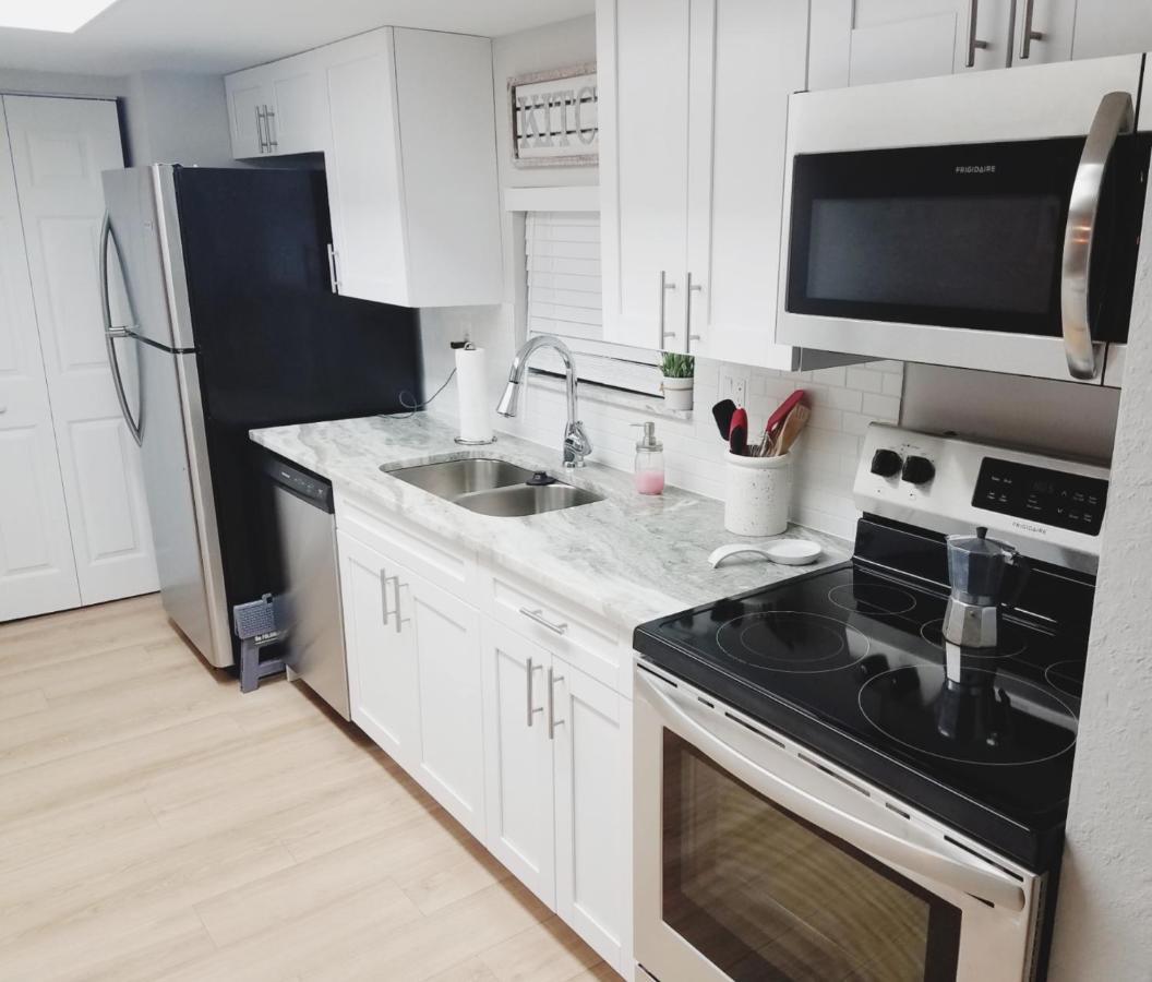 Cozy 3 Bed 2.5 Bath Located Near Busch Gardens Apartman Tampa Kültér fotó